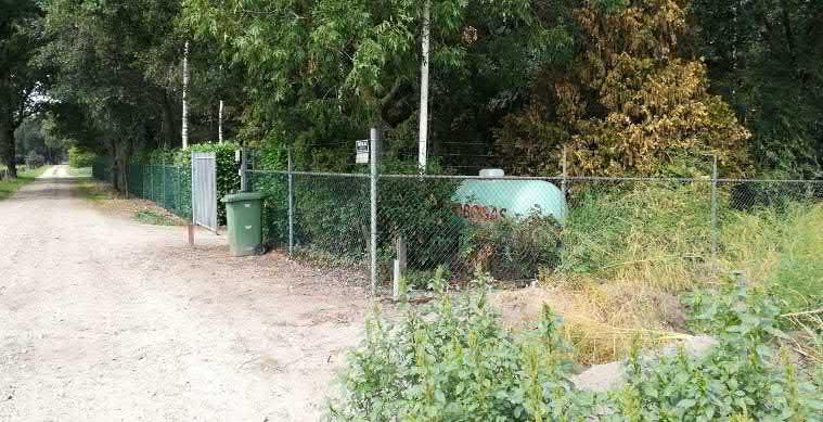 1) behorende bij een kogelbaanmodel. De gastank aan de 2 e Schoorbaan 2 te Weert bevindt zich op een afstand van minimaal 334 meter vanaf windturbine 01.