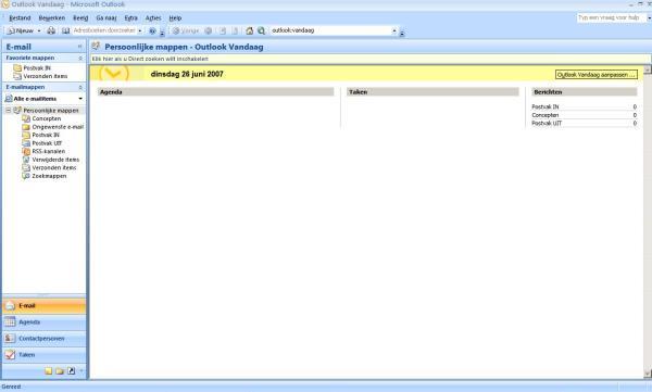 E-mailaccount Instellen 1) Start Outlook 2007 op.