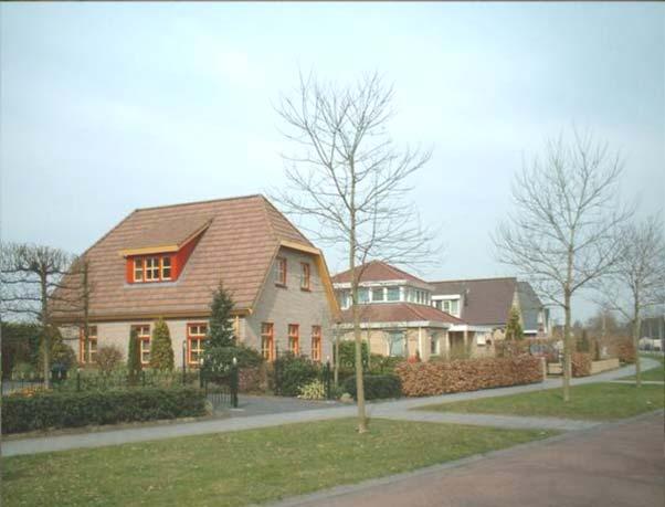 Aan de randen van de wijken ontstaan gebieden met vrijstaande woningen.