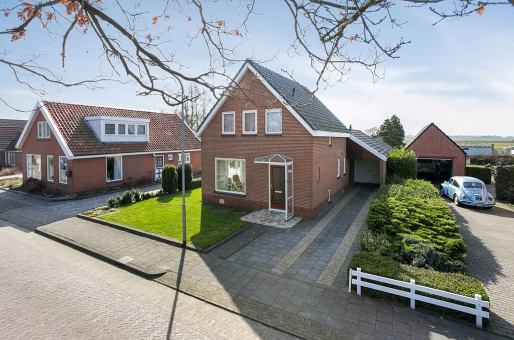 H.J. Kniggekade 10 A 9503 RG Stadskanaal Inleiding Zeer nette, uitstekend gebouwde en onderhouden vrijstaande woning met aangebouwde serre en aangebouwde garage.