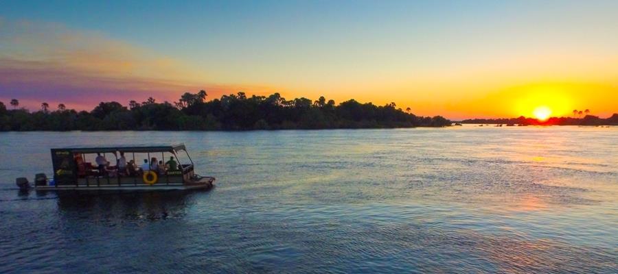 In de namiddag is een lange sunset cruise op de Chobe een absolute must! Dag 16 : Rustige laatste vakantieochtend en gewoon genieten.