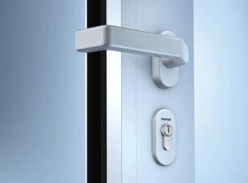 heroal beslagtechnologie heroal verbindingstechnologie Behalve warmte-isolatie zijn functionaliteit en veiligheid belangrijke eisen waaraan deursystemen moeten voldoen.