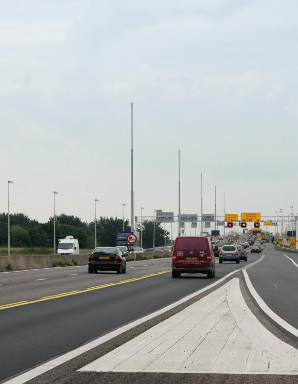 Inleiding Door de aanhoudende groei van het verkeer in de Noordvleugel van de Randstad, met name tussen Almere en Amsterdam, is het kabinet voornemens op korte termijn de wegcapaciteit tussen Almere,