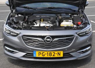 Specificaties Opel Insignia Sports Tourer 2.0 CDTI Innovation Maten en gewichten Lengte x breedte x hoogte Wielbasis 499 x 194 x 155 cm 283 cm Gewicht Aanhanger Aanhanger geremd 1.633 kg 720 kg 1.