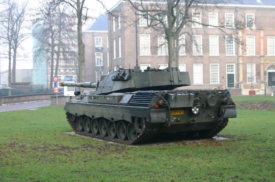 Actieve dienst: De Gevechtstank Leopard IV met 105 mm kanon is volgens het nog aanwezige logboek in 1969 gebouwd.
