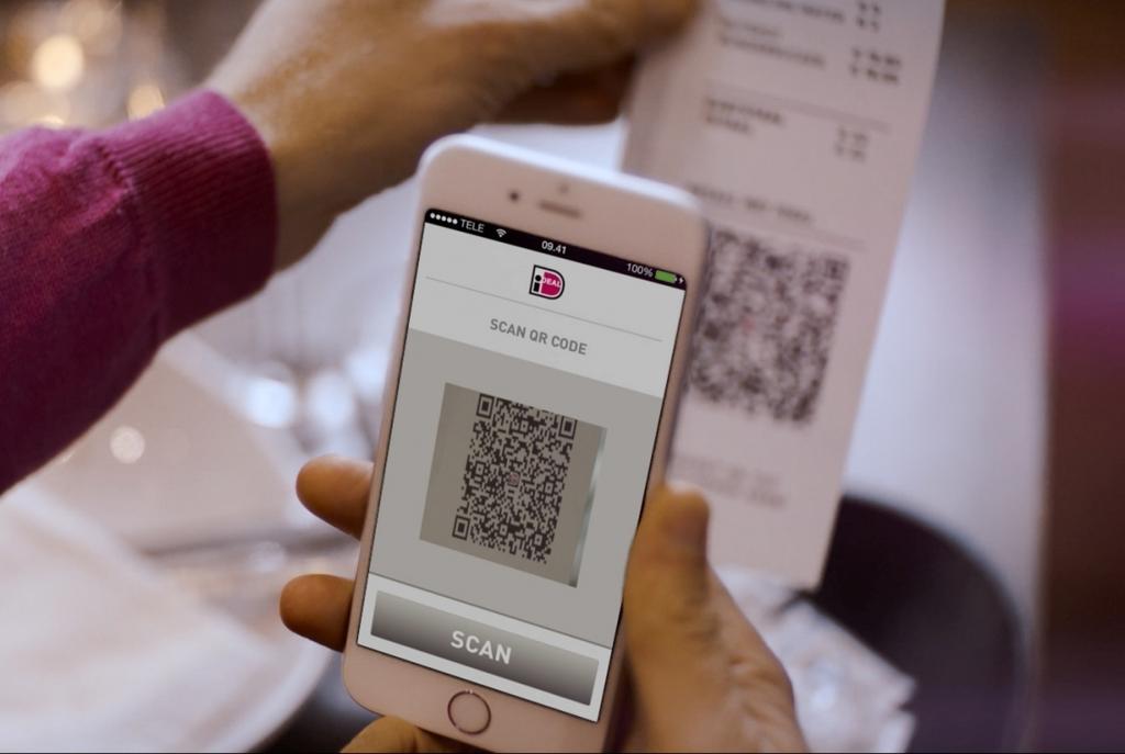 Consumenten moeten vooralsnog de ideal QR-app downloaden om de toepassing te gebruiken. De banken willen echter snel het scannen van de codes toevoegen aan hun eigen mobiele apps.