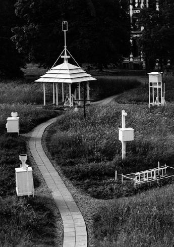 Pagodemetingen in De Bilt Theo Brandsma (KNMI) Het KNMI heeft in 2016 gehomogeniseerde temperatuurreeksen voor de vijf hoofdstations in gebruik genomen.