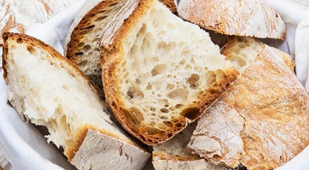Bestelnummer 2: 7,50 Brood Vers gebakken brood met olijfolie.