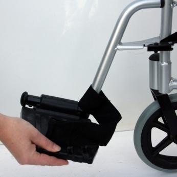 voetplaten uit; U kunt nu gebruik maken van de rolstoel.