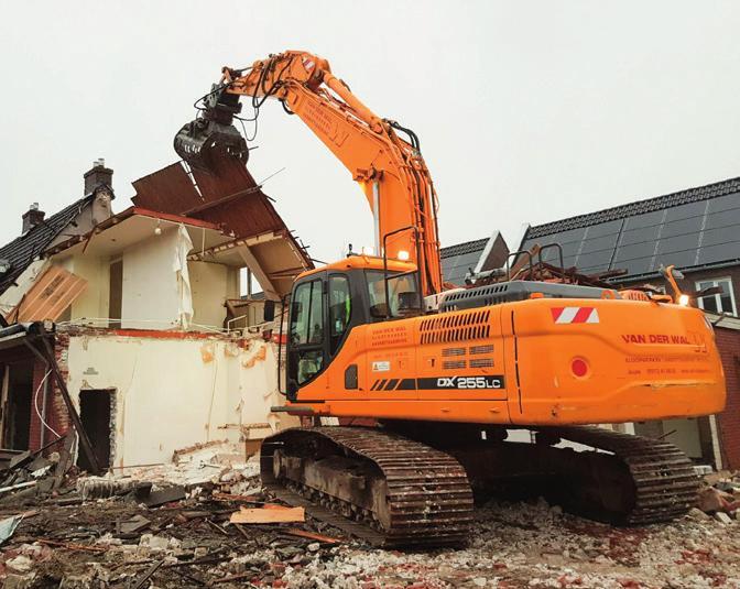 Sloop Balistraten te Leeuwarden SLOOP EN WONINGBOUW In 2018 heeft Van der Wal Sloopwerken, Asbestsanering en Recycling op