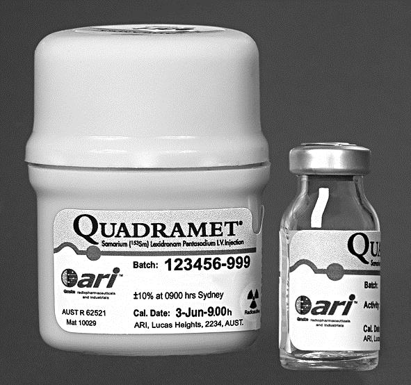 Het medicijn, met productiedatum 3 juni 9.00 uur, wordt aangeleverd in een flesje met een inhoud van 15 ml. Zie figuur 2. De activiteit van het geleverde samarium-153 is weergegeven in figuur 3.
