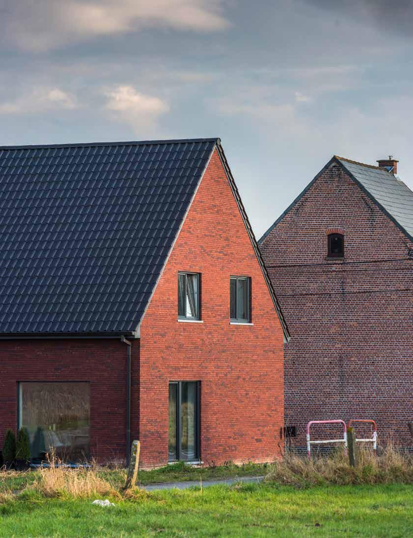 2 BEN-woningen Maximale, duurzame isolatie L-Ments panelen wegen weinig en de onderdakfolie, tengellatten en damprem zijn geïntegreerd.