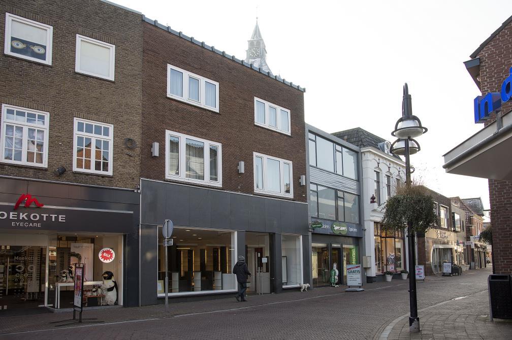 OBJECT Algemeen Te huur een winkelruimte, groot circa 118 m², gesitueerd op een absolute A1 locatie in het stadscentrum van Oldenzaal aan de Grootestraat 17.