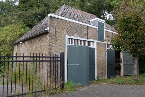 koetshuis hoeve Overkamp, Achterweg 2-2a.