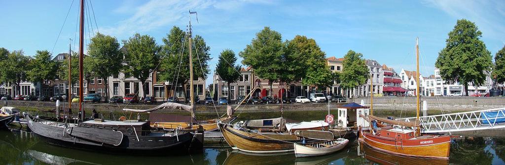 Voor een relatief kleine stad telt Zierikzee een groot aantal monumenten namelijk wel 568. Handel, nijverheid en visserij bracht de stad rijkdom, welvaart en schoonheid.
