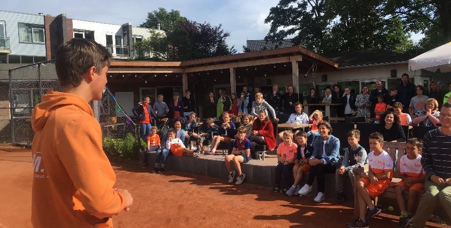 den Berg/Thijn Rovers Ward Dijkkamp/Daniël de Rijk Enkel Rood Aram Rietjens Levy Smit Op vrijdagavond was er een spetterend Glow in the