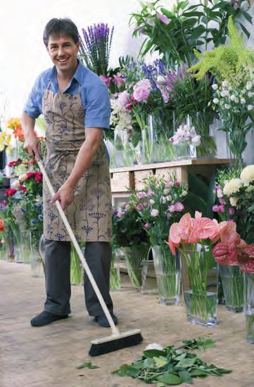 10 De bloemist, groenstylist als vakexpert 1.2 HET BEDRIJF SOORT BLOEMENWINKEL Iedere bloemenwinkel is anders. Er zijn bloemenwinkels die gespecialiseerd zijn in gelegenheidsbloemwerk.