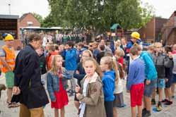 vaste momenten op de hoogte van het reilen en zeilen op school en in de klas. Op onze website www.lombeek.