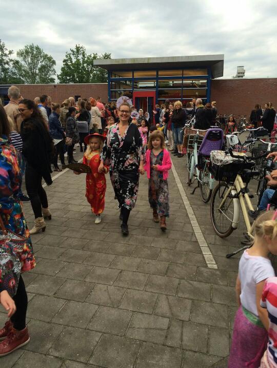 Verkeer Ook dit jaar hebben we regelmatig aandacht besteed aan de verkeerssituatie rond school. Wij vinden het belangrijk dat de verkeerssituatie rond de school veilig is voor alle leerlingen.