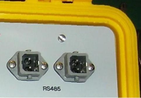 5 Verbinding RS-485 logger netwerk Gebruik van de datalogger RS-485 interface Eén of meerdere FlashBoxen kunnen via de RS-485 interface worden aangesloten op een ProfileBox, Optimodem of Atlas