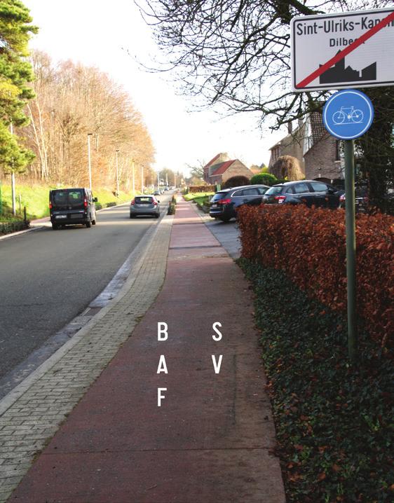 Bijlage 2: antwoorden leerkracht Foto met juiste codes Voetganger Fietser Bromfiets klasse A 1 Fietspad omdat er geen trottoir is. De voetganger moet Fietspad rechts in rijrichting.