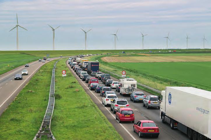 Bedrijfsprocessen 21 Afb. 1.22 Een veiligheidsvoorraad komt van pas bij vertraagde levering van grondstoffen. T.W. van Urk/Shutterstock.com WIST JE DAT?