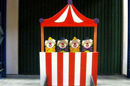 Clownkoppen gooien is de leverancier Kinderspel clown ballengooien huren?