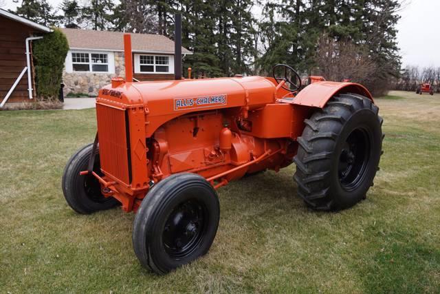 Allis-Chalmers A-30-44 Hiermee is de A op dit moment de zwaarste tractor die Allis-Chalmers in zijn programma heeft. Vele eigenschappen van de A komen voort uit de tijd van de 15-30.