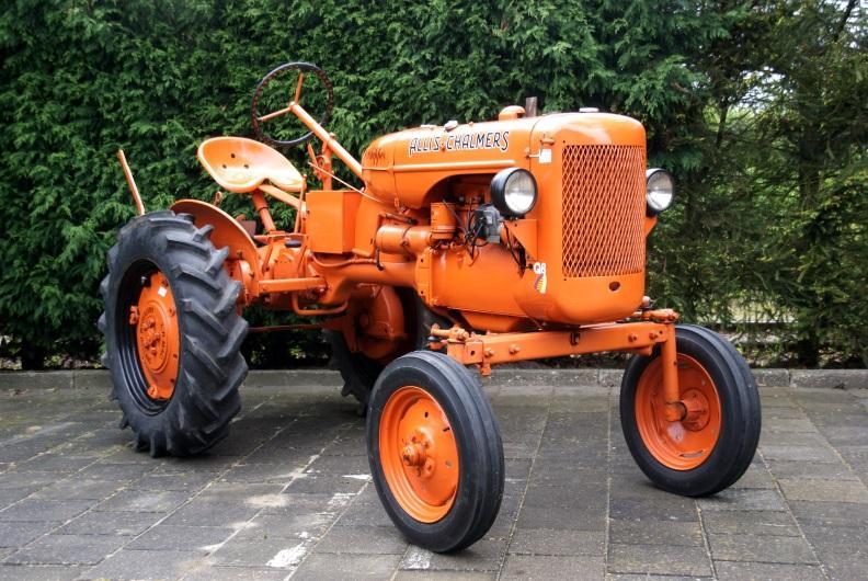 Aanvankelijk wordt de tractor geassembleerd met componenten die vanuit de VS werden geleverd.