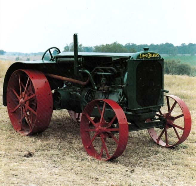 Om de concurrentie aan te gaan besluit de firma om een tractor te gaan bouwen voor de middenklasse en introduceert een lichtere trekker de 12-20 die al spoedig wordt omgedoopt tot de 15-25.