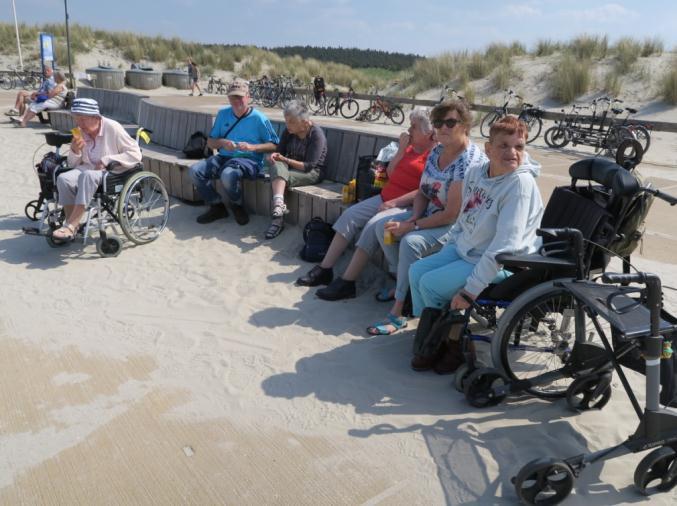 Guda wilde wel een mooi T-shirt van Ameland en een sleutelhanger.