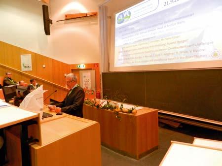 Landgebruik en waterkwaliteit Rundveemest verdringt varkensmest Afgelopen september vond in Wenen een congres plaats over landgebruik en waterkwaliteit.