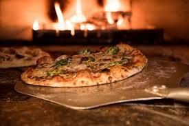 Voorbeeld Pizzeria Toscana industrie producten & diensten Restaurant Italiaanse gerechten Pizzeria Toscana is opgezet door Lorenzo en zijn vrouw.