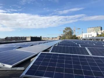 Voorbeeld 1: zonne-energie voor Molenbeek 2000 PV panelen op de