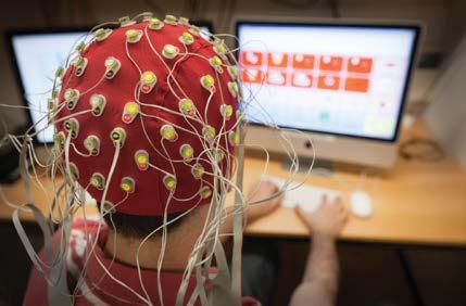 treffen. ElectroEncephaloGram (EEG) De informatieoverdracht in het centrale zenuwstelsel vindt onder andere plaats door middel van elektrische activiteit van de zenuwcellen.