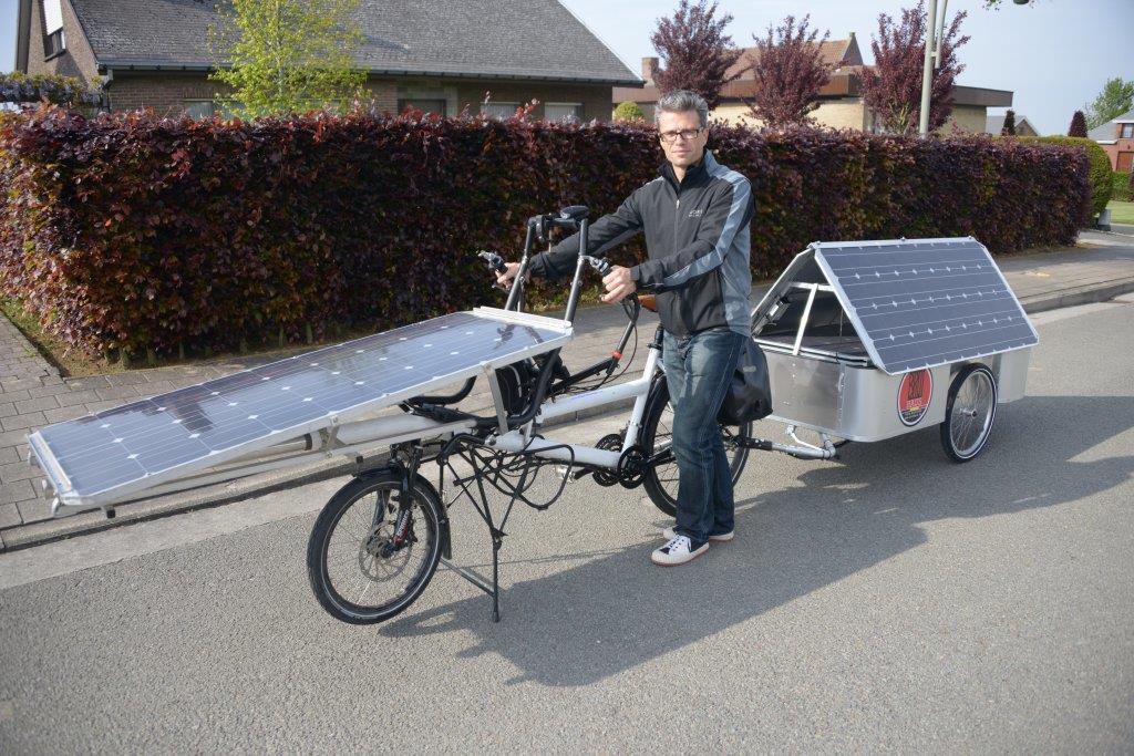 Dinsdag 16 januari 18 FIETSEN OP HET RITME VAN DE ZON 30.000 km van België naar Azië Grensverleggende reportage door G. Lewyllie Bij de eerste zonnestralen dromen van een fikse fietstocht?
