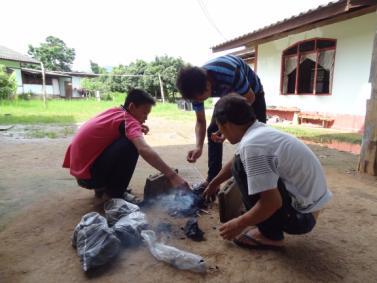 Pa Mai ligt in het district Mae Thaeng, in het noordwesten van Thailand. Ik heb zo`n vijf dagen het kindertehuis bezocht en er ook overnacht.