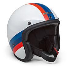 De vormstabiele bodem beschermt de helm tijdens de opslag en de ventilatiegaten zorgen voor een perfecte luchtcirculatie.