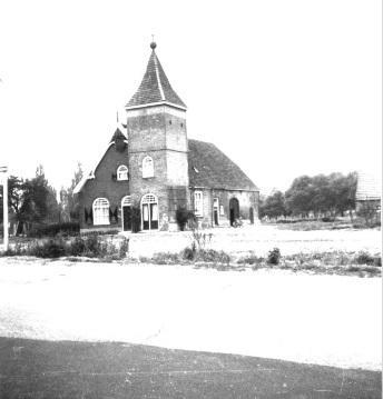 Hulzen. Deze landhuizen werden gebruikt bij belegeringen van Nijmegen. Tot de jaren zestig was Hatert een dorp, dat vrij lag van de stad Nijmegen.
