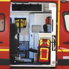 8 9 TOEGANKELIJKHEID EN COMFORT AAN BOORD De reddings- en brandweervoertuigen