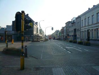 Het lichtengeregeld kruispunt dat zich vandaag ter hoogte van de Markt op de Turnhoutsebaan bevindt kunnen we dan ook verplaatsten naar de kruising Wommelgemsesteenweg - Turnhoutsesteenweg.