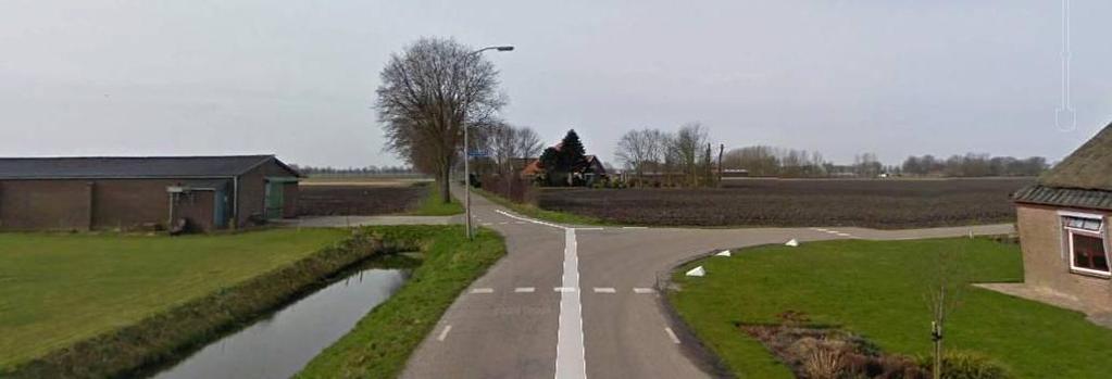 8 - milieusituatie: De nabijgelegen agrarische bedrijven kennen hinderzones waarvan alleen de 50 meter contour van Waarlandsweg 8 zich over het projectgebied uitstrekt (zie kadastrale situatie).