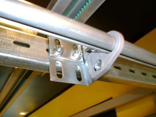 Draag zorg voor de positionering: de trommel is correct geplaatst wanneer de kabel bij het oprollen van binnen naar buitenkant poort oprolt.