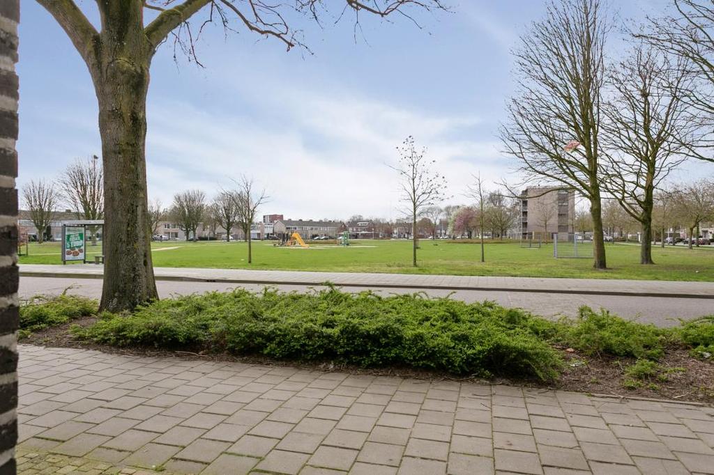 Algemeen: Uitstekende isolatie (energielabel A), overal HR++ dubbel glas, Inhoud: ca 425m3 (excl. berging). Bouwjaar: 2016. Perceelgrootte: 120m². Aanvaarding: in overleg Nieuwsgierig geworden?