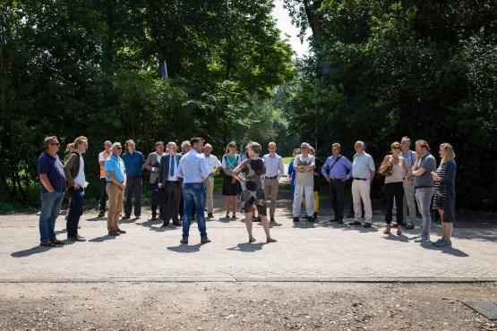 - Informatie gegeven over het project op een bewonersavond, georganiseerd door de gemeente - Informatie gegeven op een overzichtspagina in huis-aan-huis-krant De Schakel, van projecten in Rhoon zuid