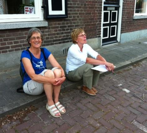 Bernadette, Mieke, Arie, Huub, Toon, Gerard, Annemieke en Hannie ( de laatste 2 niet op de foto)registreren maar liefst 37 broedruimtes op één avond.