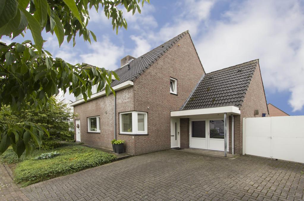 Heggewikke 3 6367 DL Voerendaal Inleiding In een geliefde en rustige woonomgeving in Kunrade ligt dit halfvrijstaande moderne woonhuis met oprit, aangebouwde garage met vliering.