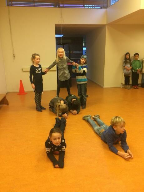 Muzerije; theaterles in groep 5!