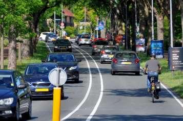 o Rijders die (bijvoorbeeld) hun kinderen naar school willen brengen onderweg naar werk willen met lage snelheid naast hun kind rijden op het fietspad.