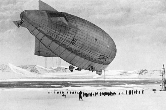 Met de zeppelin Anderen zeggen dat het de Noor Amundsen (2)